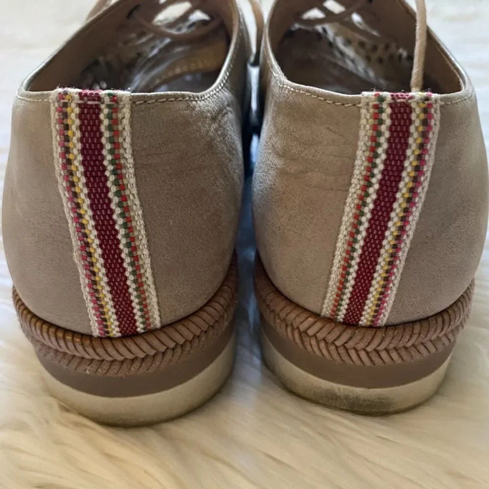 [Hispanitas] Laken‎ Perforated Wedge Derby Light Tan 37